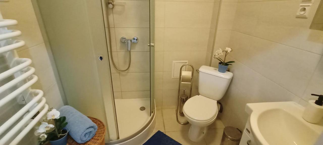 Apartament Granatowy Swietoduska 12 لوبلين المظهر الخارجي الصورة