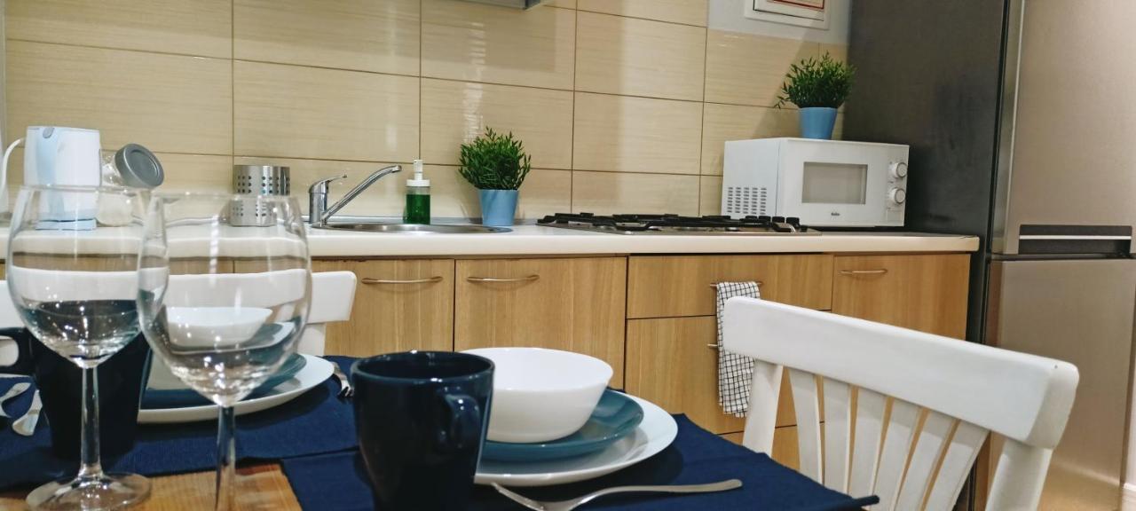 Apartament Granatowy Swietoduska 12 لوبلين المظهر الخارجي الصورة